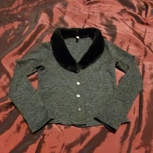 Top/Cardigan with Fur Collar